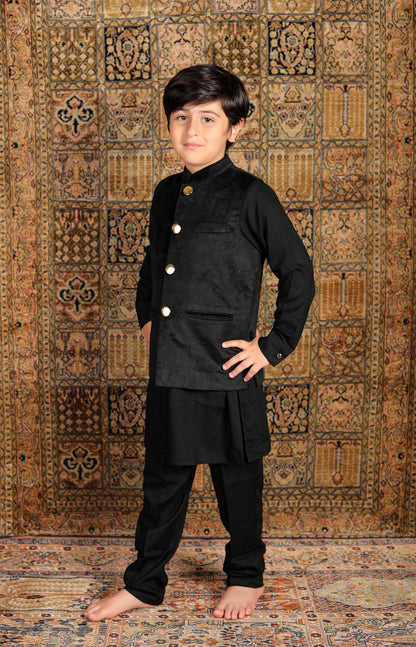 VEER (WITH JACKET) - The Pony & Peony Co.