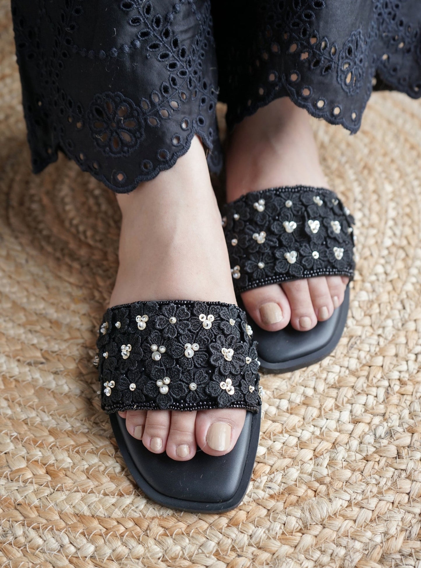 Mrunal Black Vegan Flat Sandal