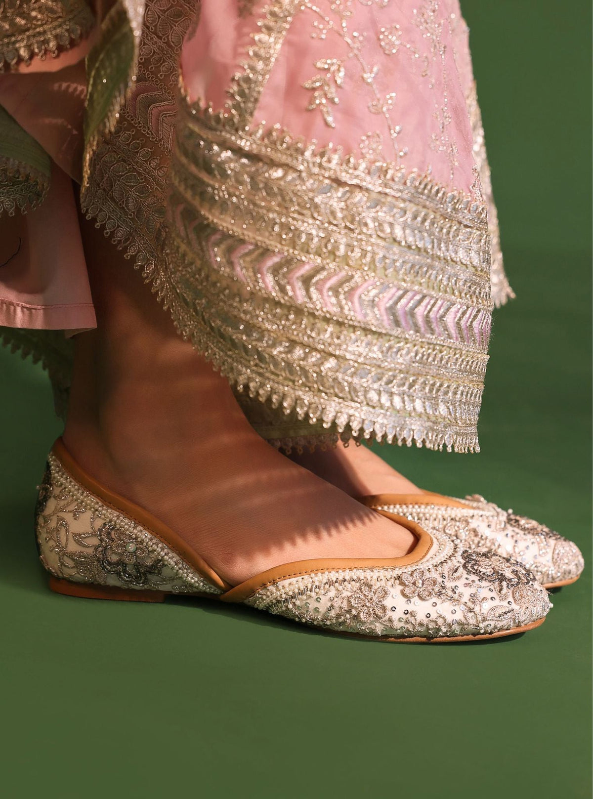 Swarna Silver Vegan Jutti