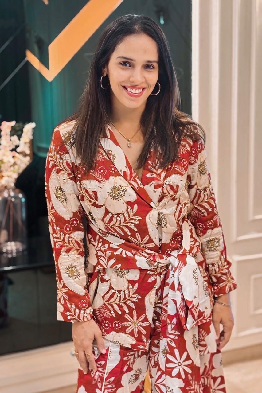SAINA NEHWAL IN FLORAL PRINT EMBROIDERED TIE-KNOT JACKET WITH PANT- EC-JP-EG24-20- MaroonWhite