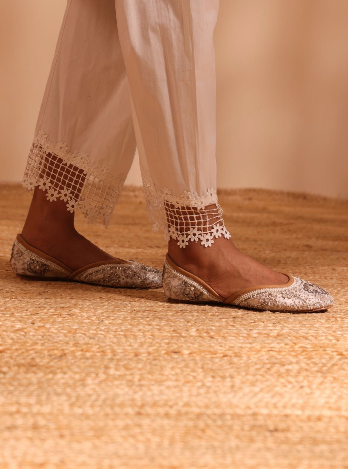 Swarna Silver Vegan Jutti