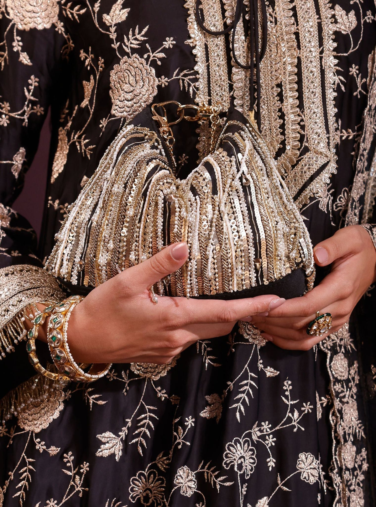 Zubari Black Handbag