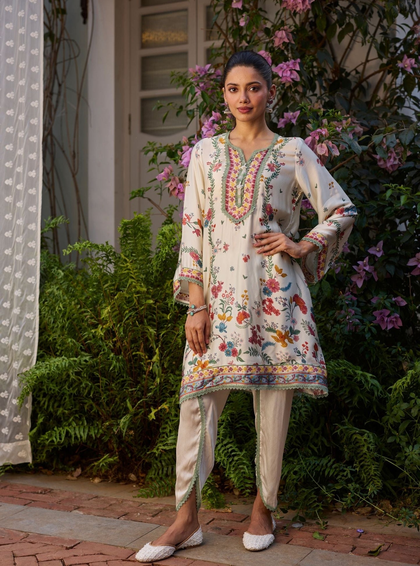 Aro Cupro Satin Off White Kurta Set