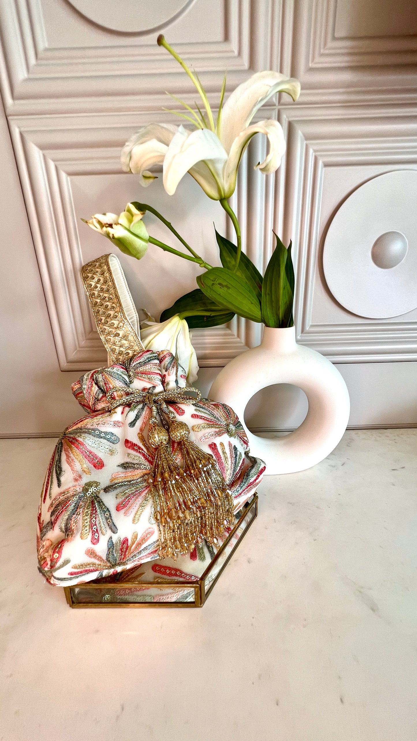 Crème Iris Potli Bag