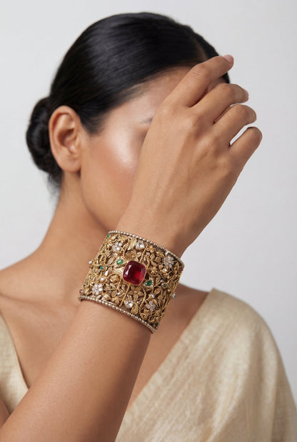 Tanvi Red Metal Kundan Bracelet