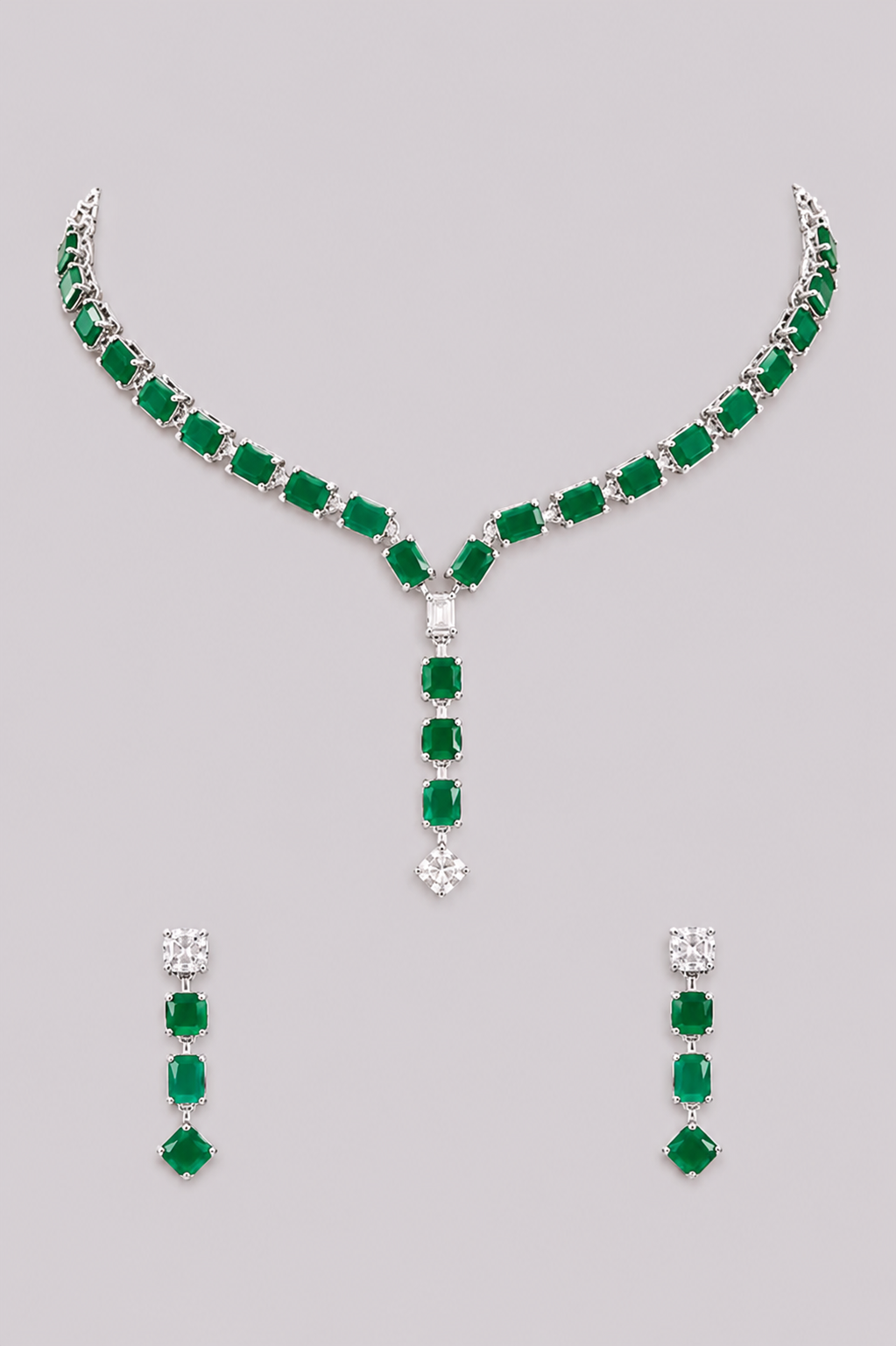 Kaashvi Emerald Diamond Necklace Set