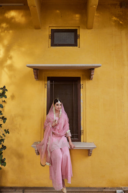 RUHI