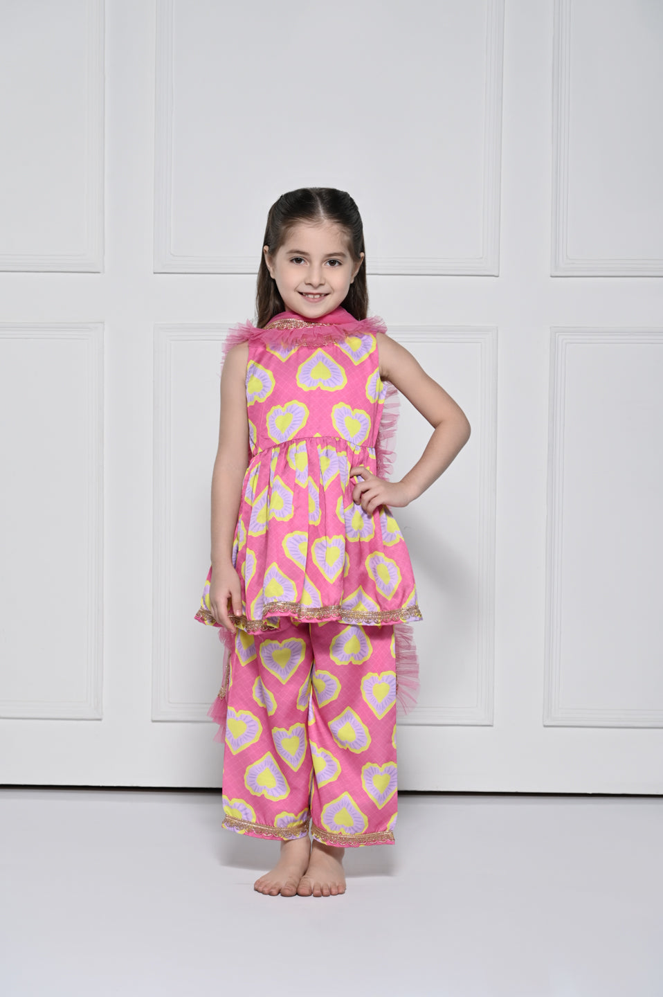 HEART ME PINK -  A BRIGHT SLEEVELESS SUIT FOR GIRLS