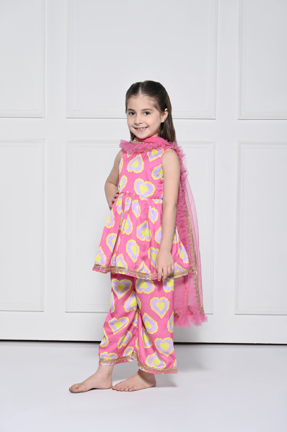 HEART ME PINK -  A BRIGHT SLEEVELESS SUIT FOR GIRLS