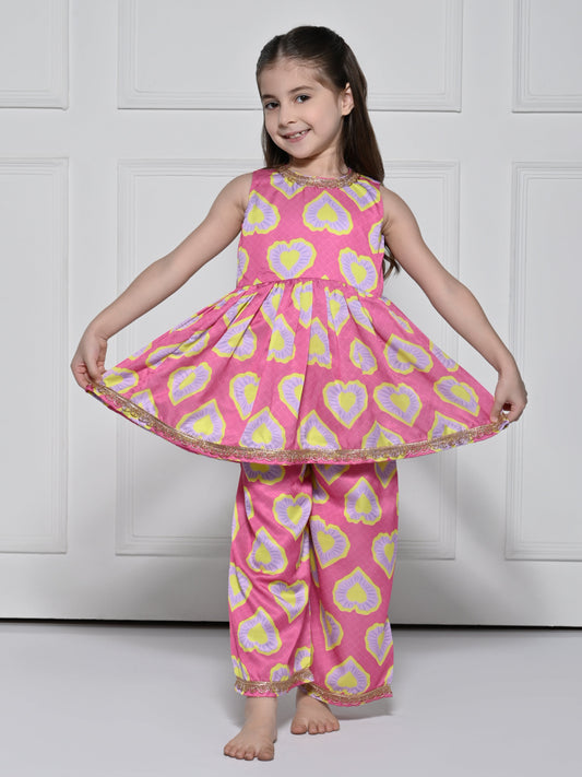 HEART ME PINK -  A BRIGHT SLEEVELESS SUIT FOR GIRLS