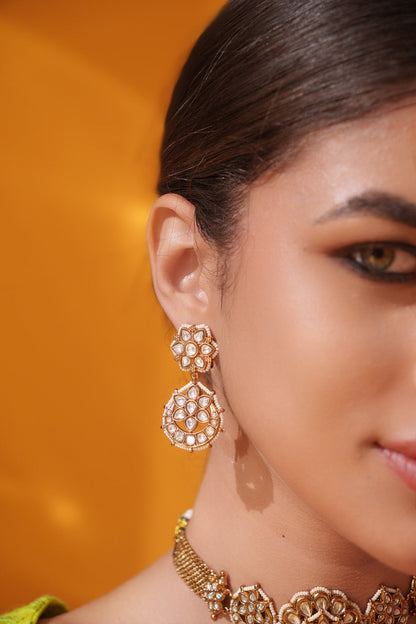 Taniraaz Gold Finish Kundan Choker