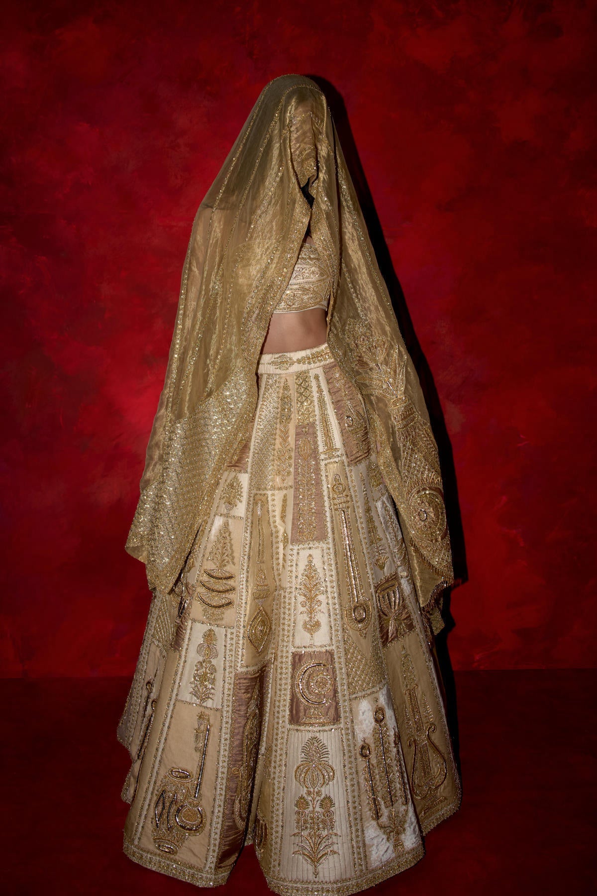 ‘Chaand Baaliyan’ Lehenga