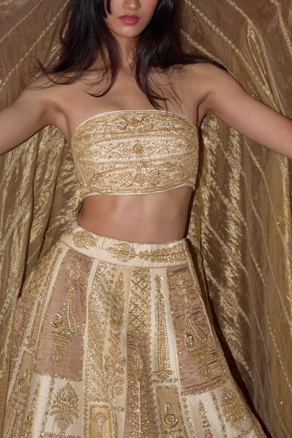 ‘Chaand Baaliyan’ Lehenga
