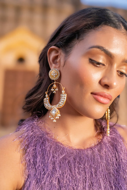 Fira Gold Finish Kundan Chandbalis