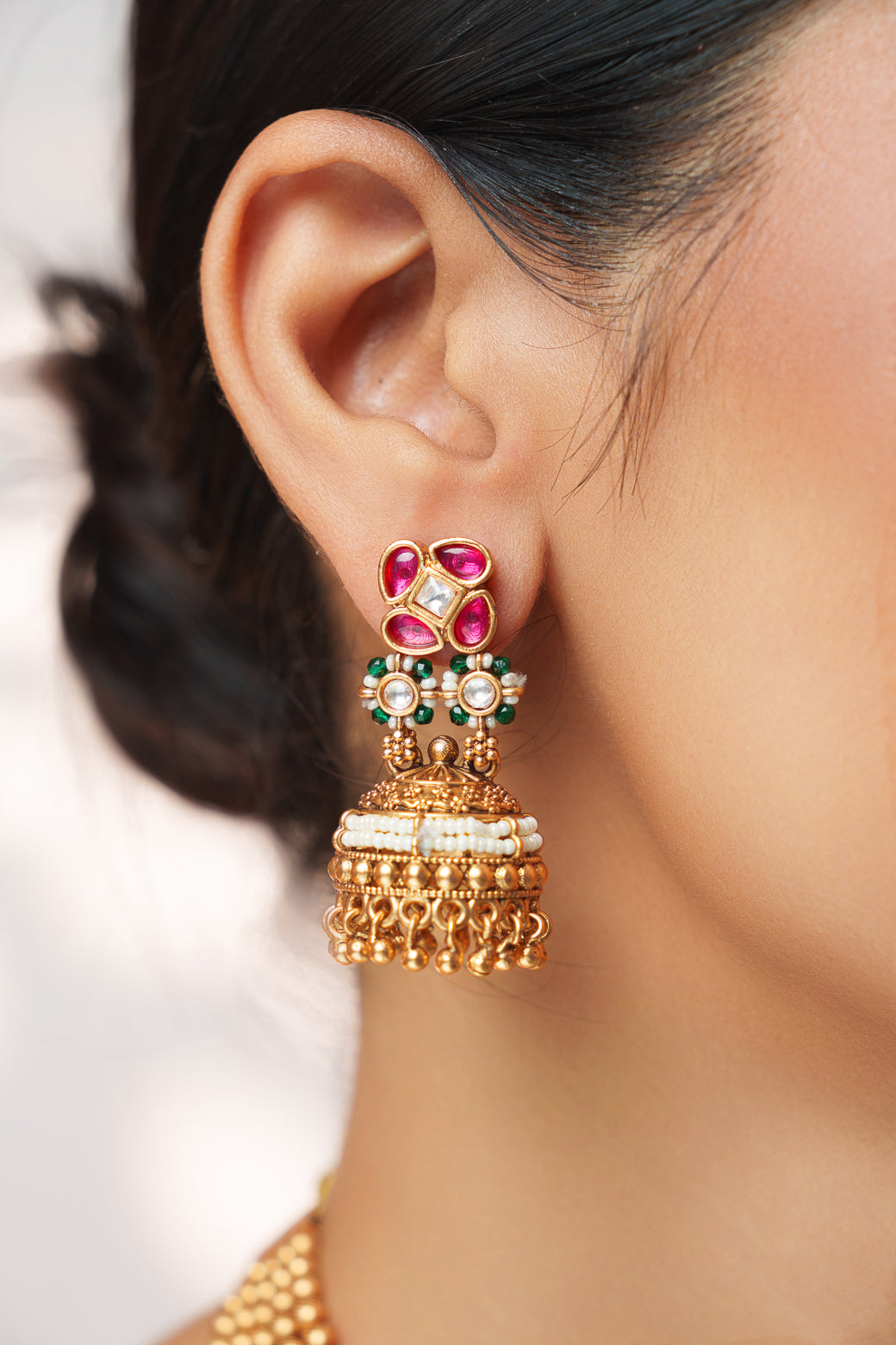 Aahana White Pearl Kundan Necklace Set