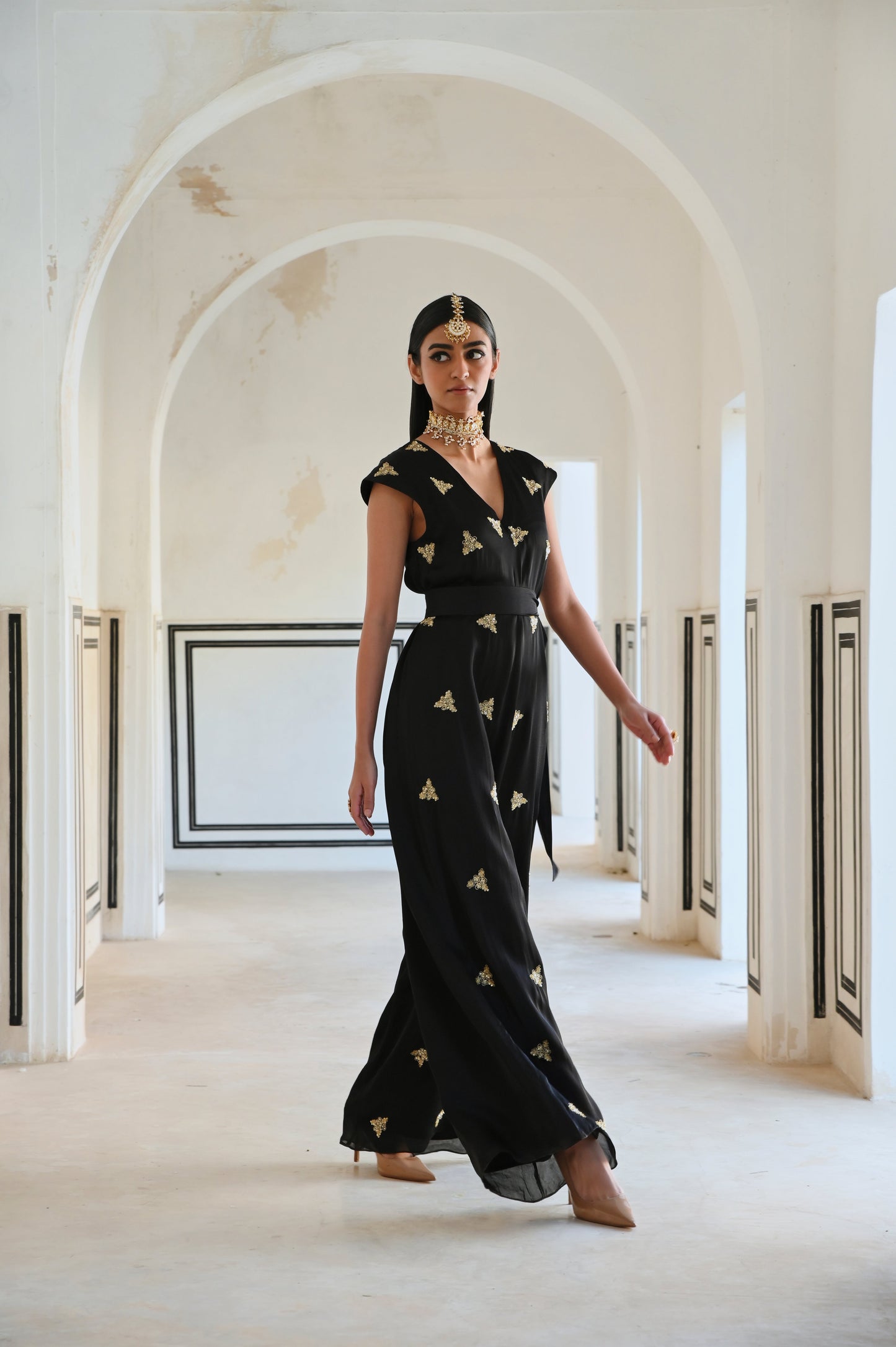 BLACK BIG BUTTI EMBROIDERED LOOSE JUMPSUIT