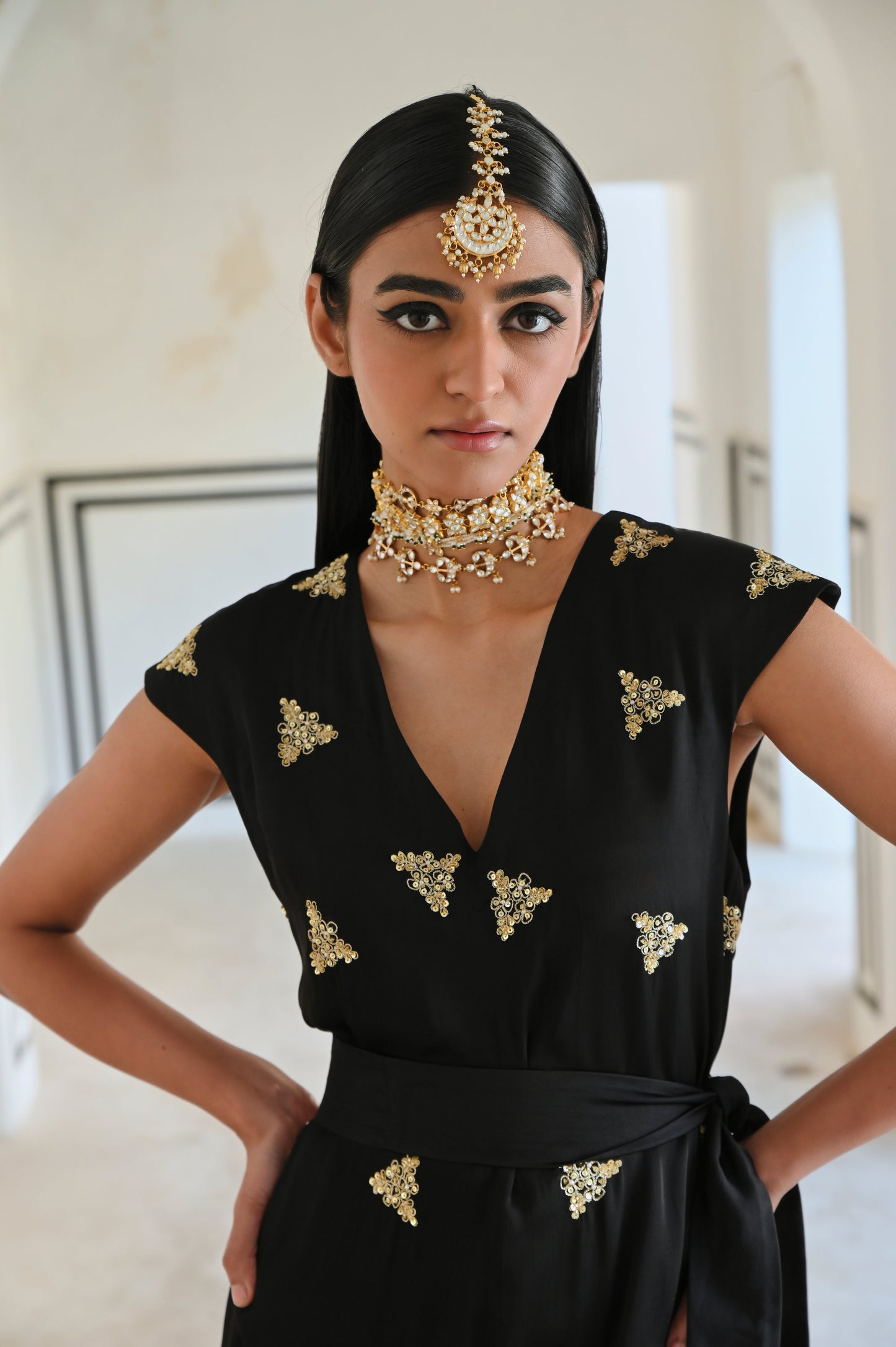 BLACK BIG BUTTI EMBROIDERED LOOSE JUMPSUIT