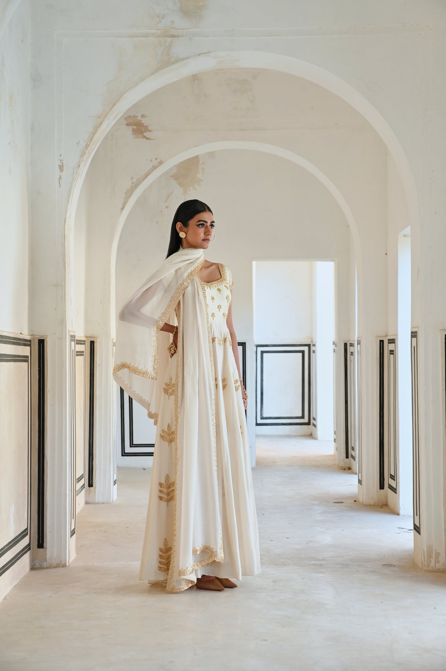 IVORY CAP SLEEVE FLORAL BUTTI EMBROIDERED 12 KALI ANARKALI WITH DUPATTA- EC-AK-RAHI25-04- Ivory