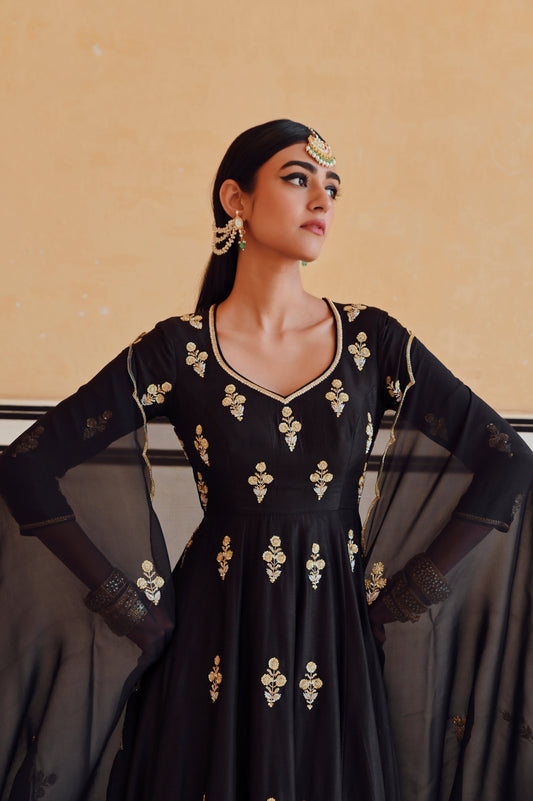 BLACK FLORAL BUTTI EMBROIDERED 12 KALI ANARKALI WITH PALAZZO & DUPATTA- EC-AK-RAHI25-03- Black