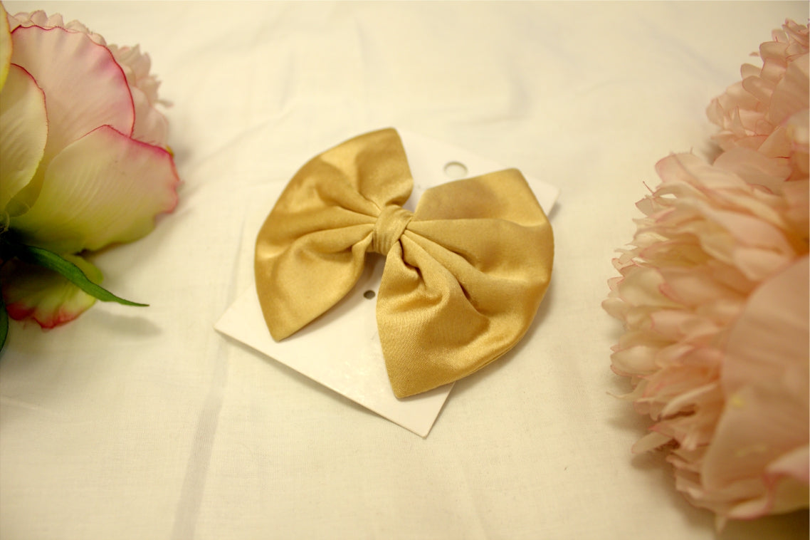 GOLDEN BOW HAIR CLIP