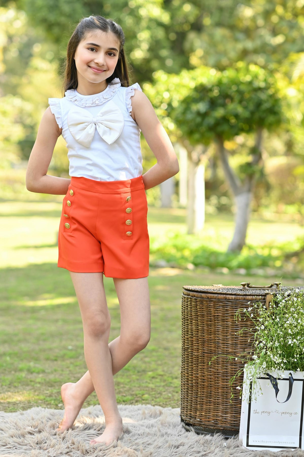 WHITE BOW TOP