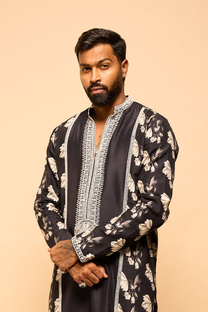 Black Chaand Kurta Set