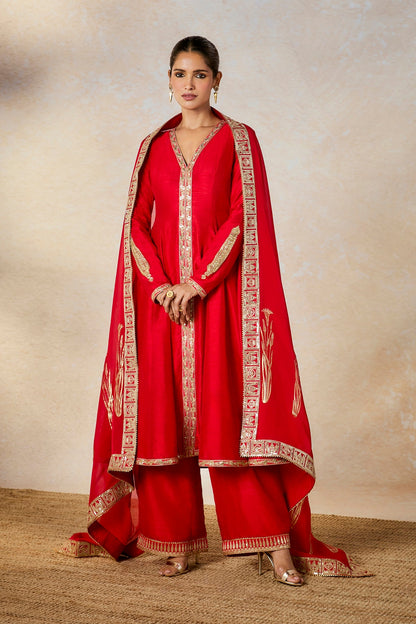 Red Whispering Lily Set