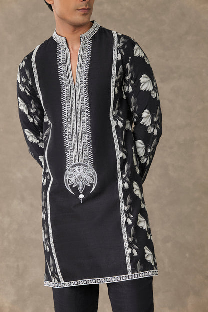 Black Chaand Kurta Set
