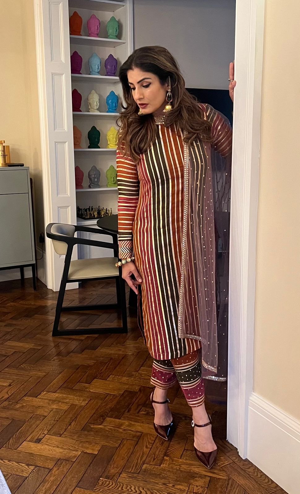 RAVEENA TANDON In Olive Green Round Neck Straight Kurta Pant Set