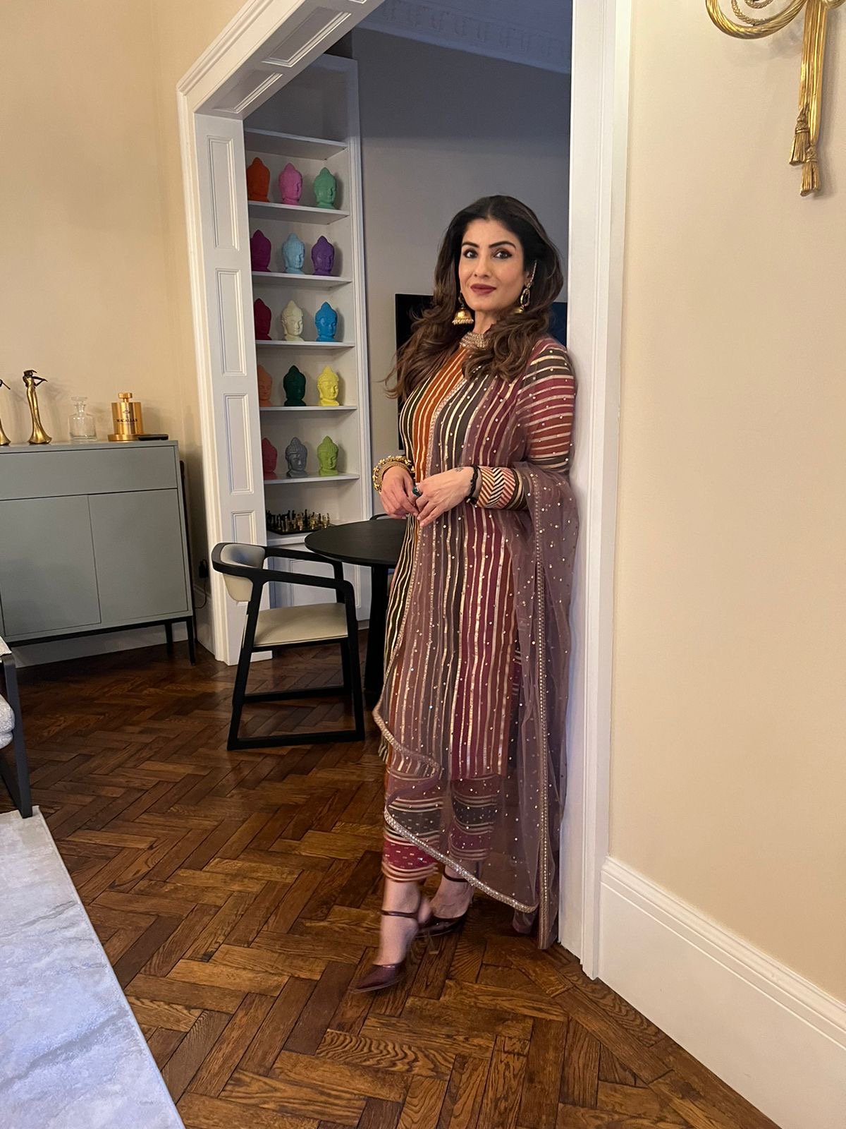 RAVEENA TANDON In Olive Green Round Neck Straight Kurta Pant Set