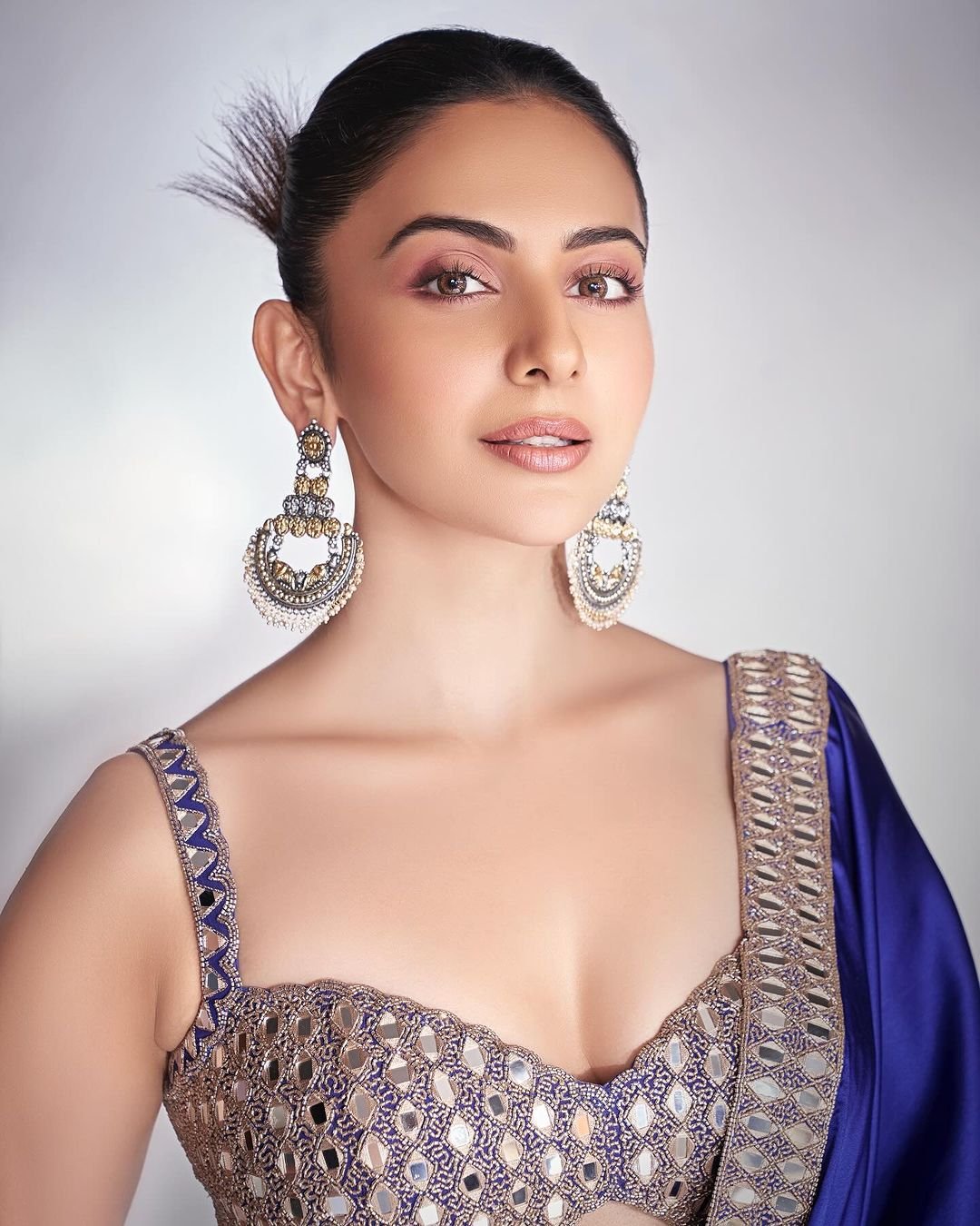 Persian Blue Mirror Satin Saree Set ( RAKULPREET SINGH )