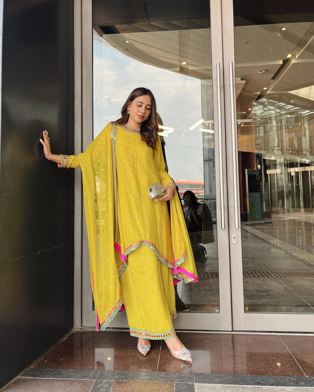 Smridhi Sibal In Moss Green Asymmetrical Kurta Set With Dupatta