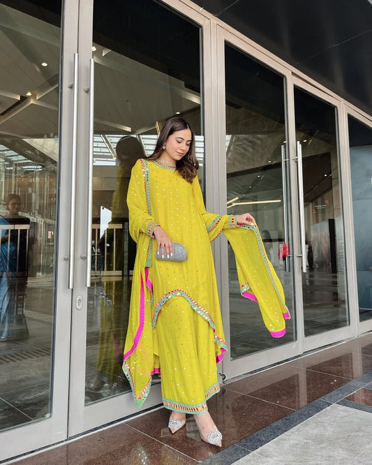 Smridhi Sibal In Moss Green Asymmetrical Kurta Set With Dupatta