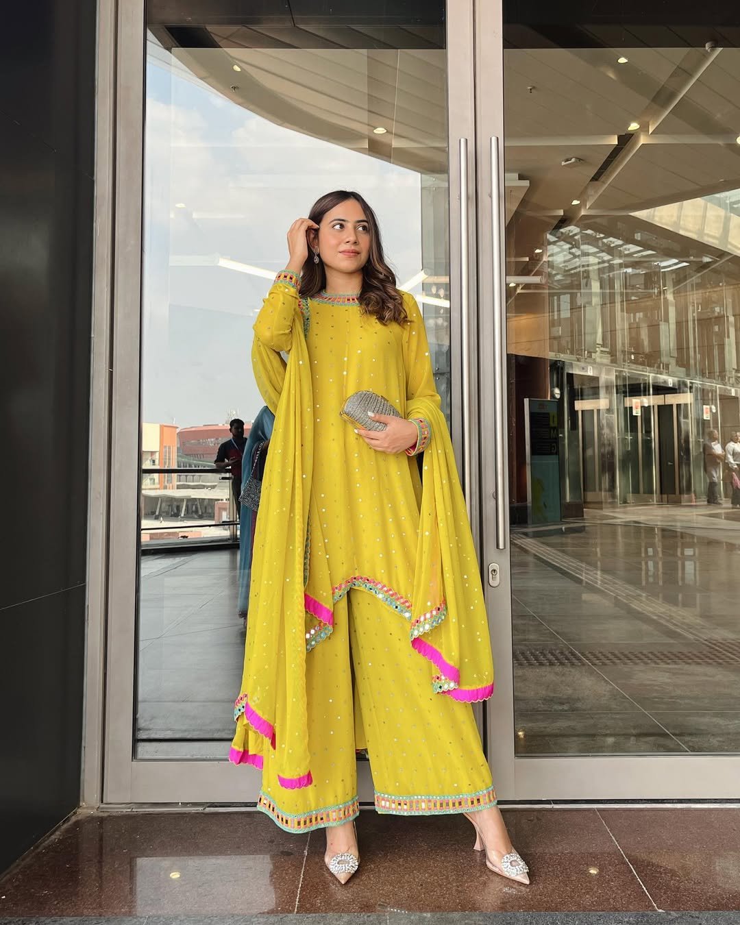 Smridhi Sibal In Moss Green Asymmetrical Kurta Set With Dupatta