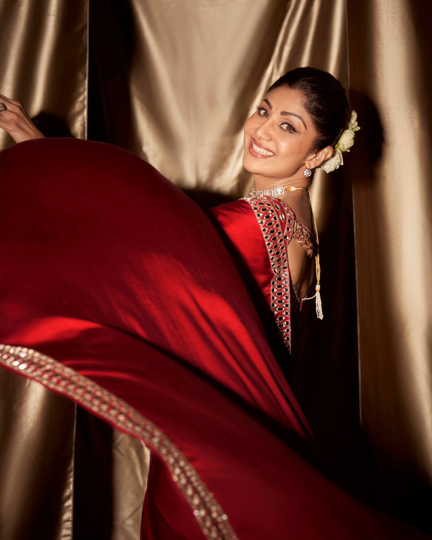 Crimson Red Satin Mirror Saree Set ( SHILPA SHETTY )