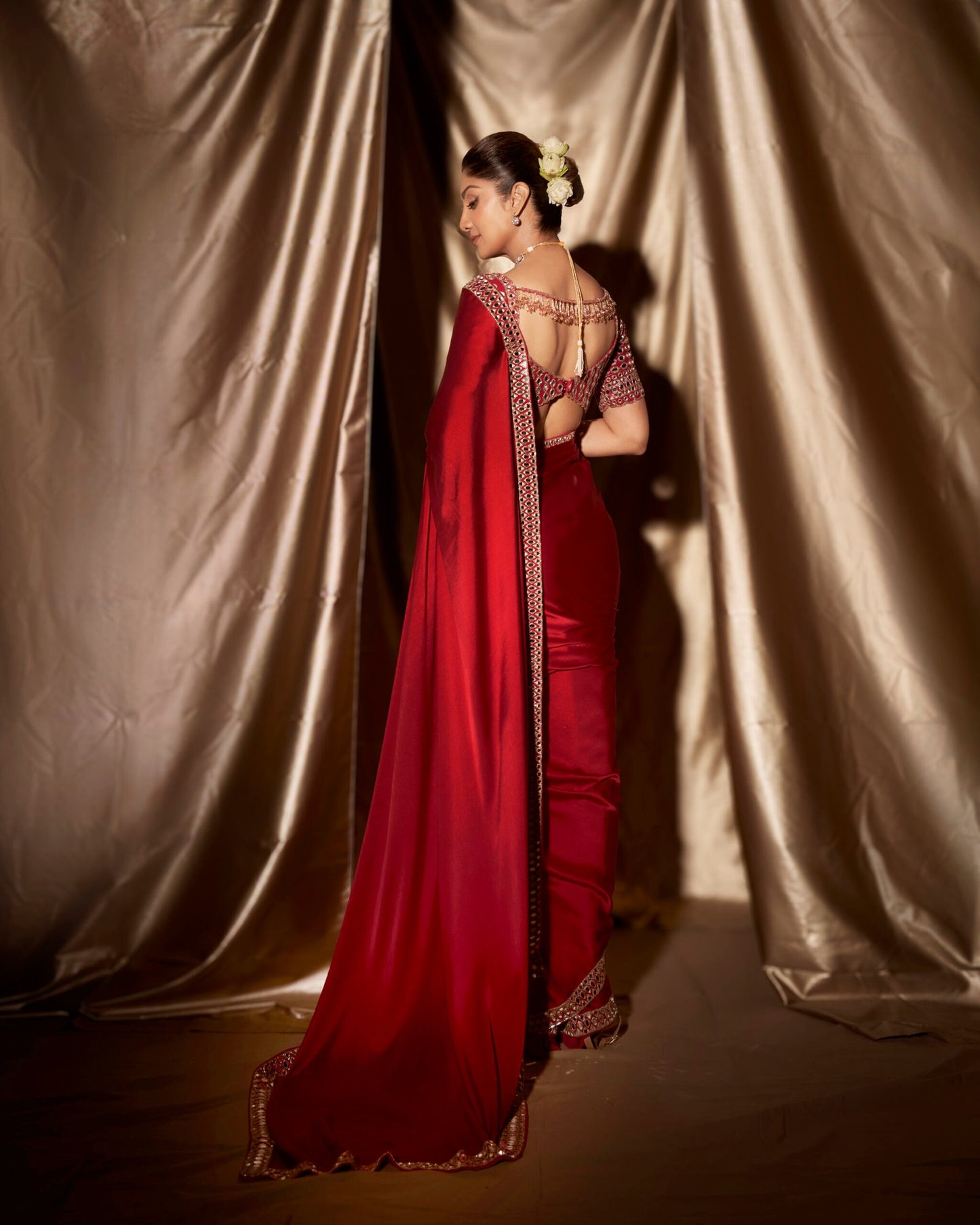 Crimson Red Satin Mirror Saree Set ( SHILPA SHETTY )