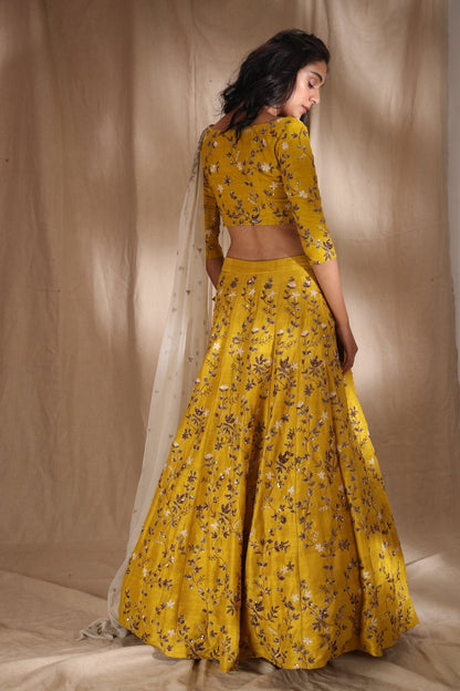 Mustard Zari Lehenga With Of White Dupatta