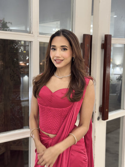 RIA MALHOTRA IN GOLABI SAREEE