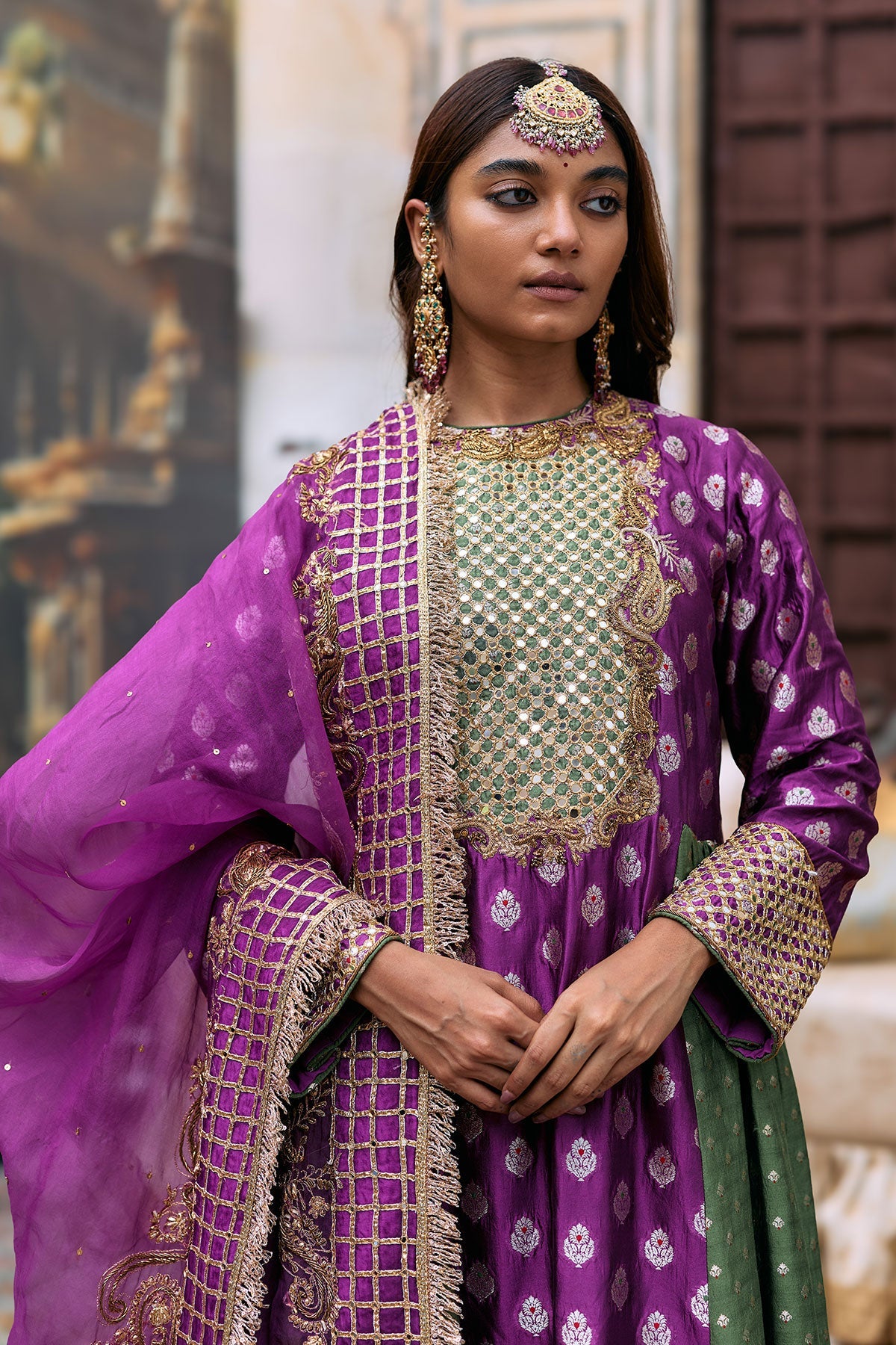 Kamandalu Suit