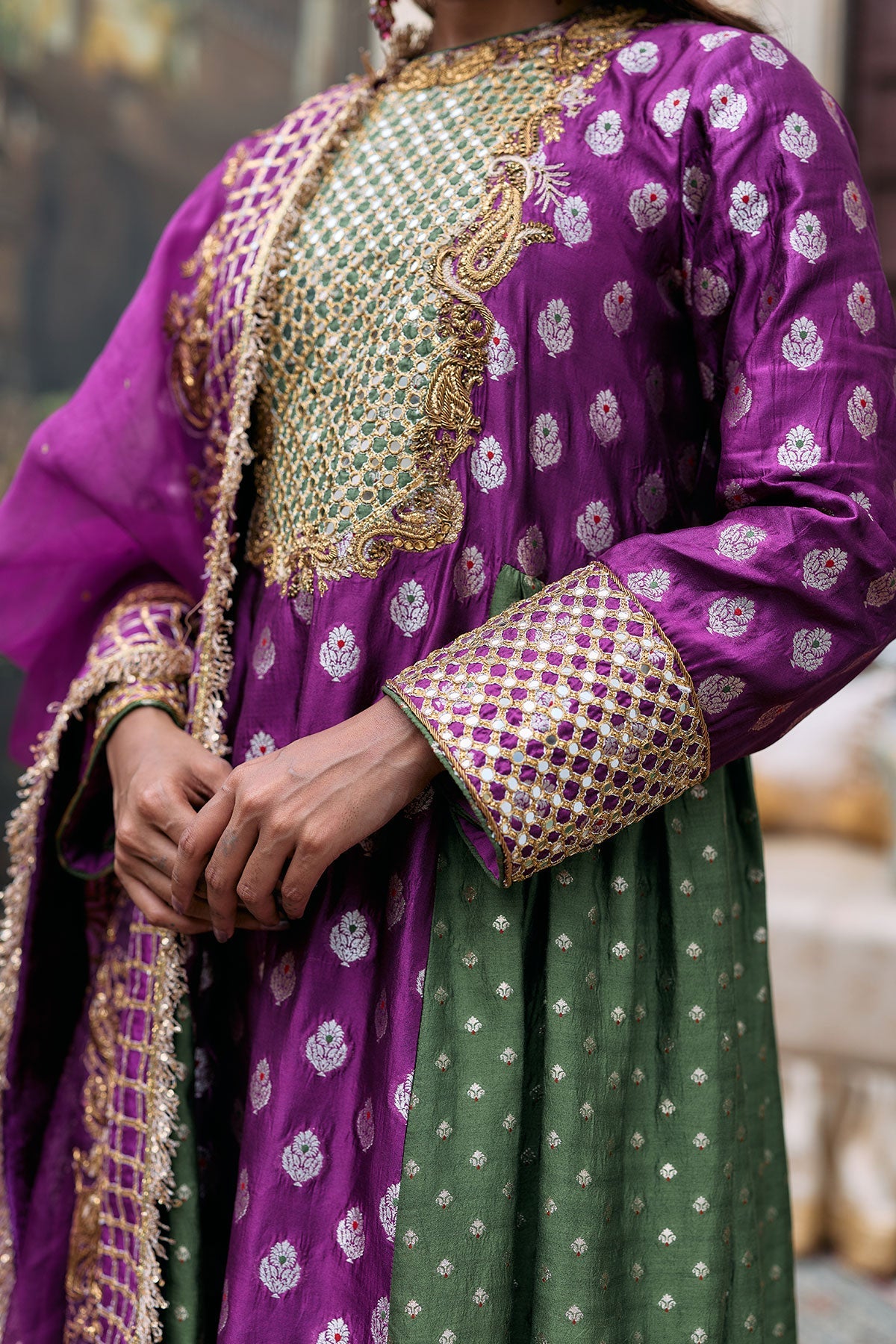 Kamandalu Suit