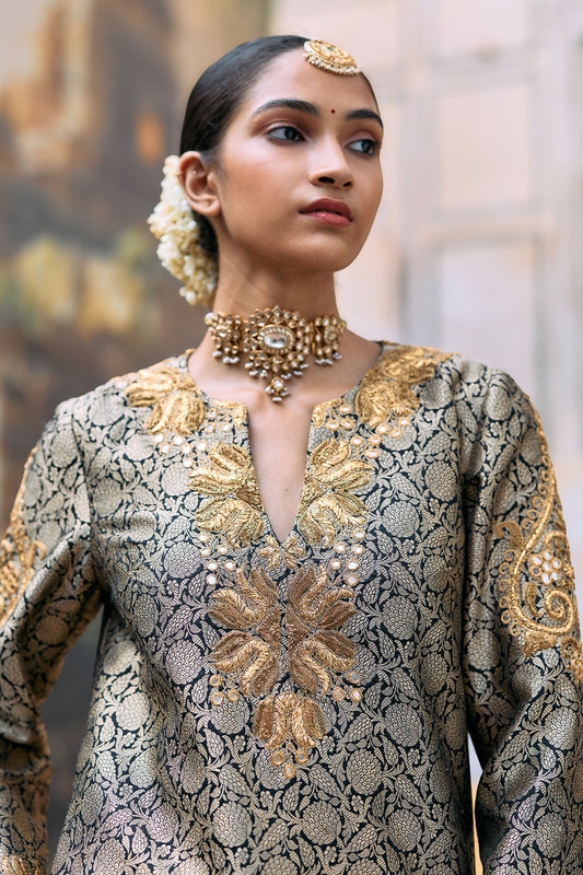 Mrinmayi Suit