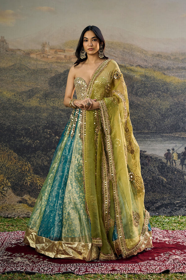 Myra Lehenga Set