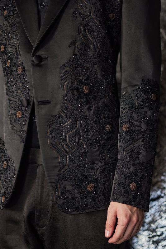 Dire Black Tux
