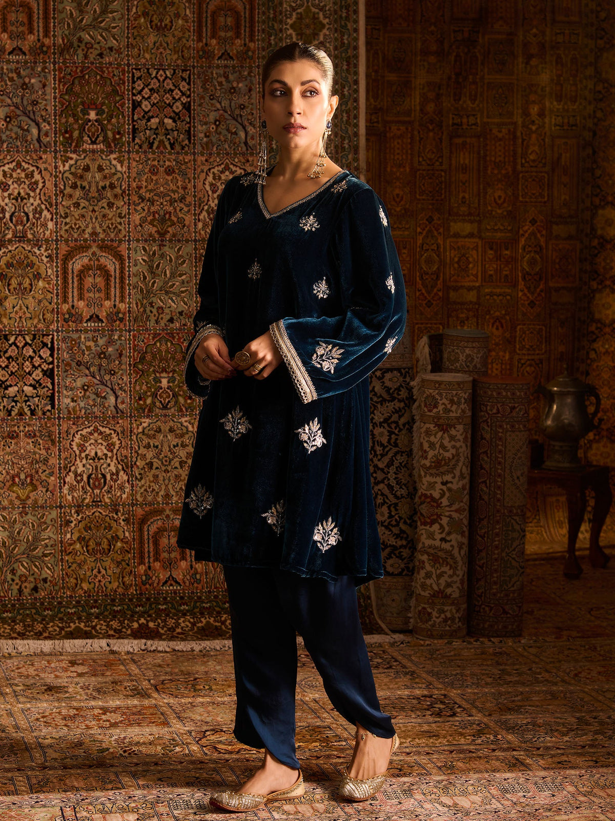 Avreen Teal Velvet Suit Set