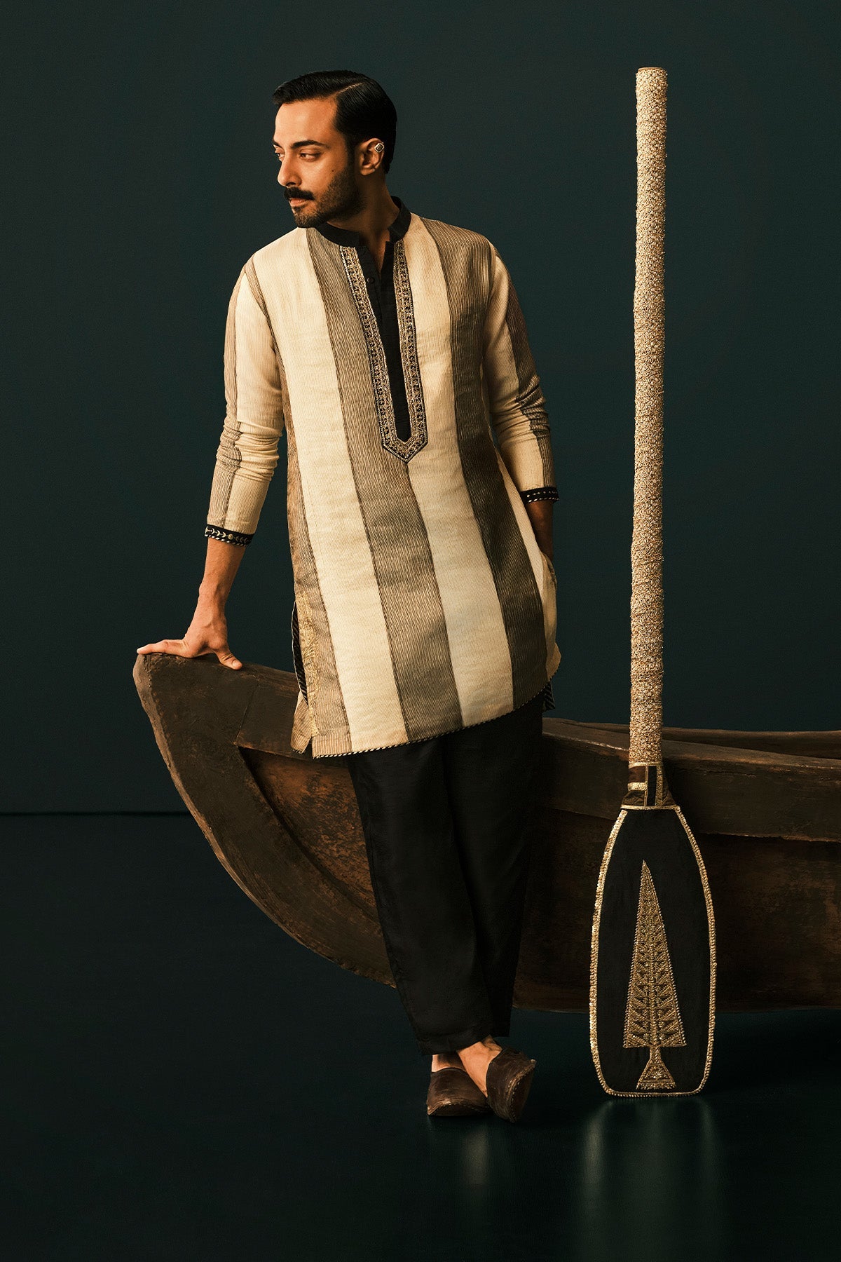Palm Pillar Black & White Kurta