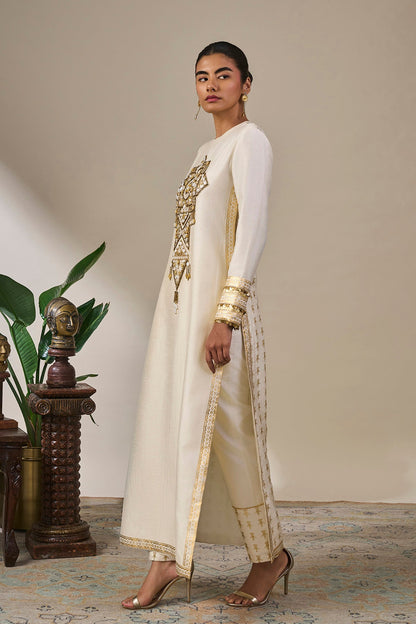 Ivory Anaar Chronicles Kurta Set