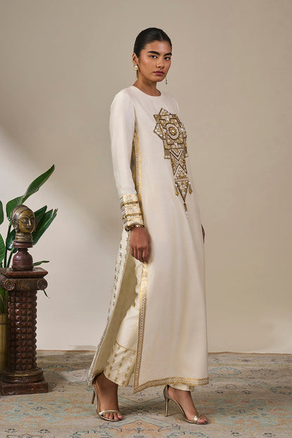 Ivory Anaar Chronicles Kurta Set