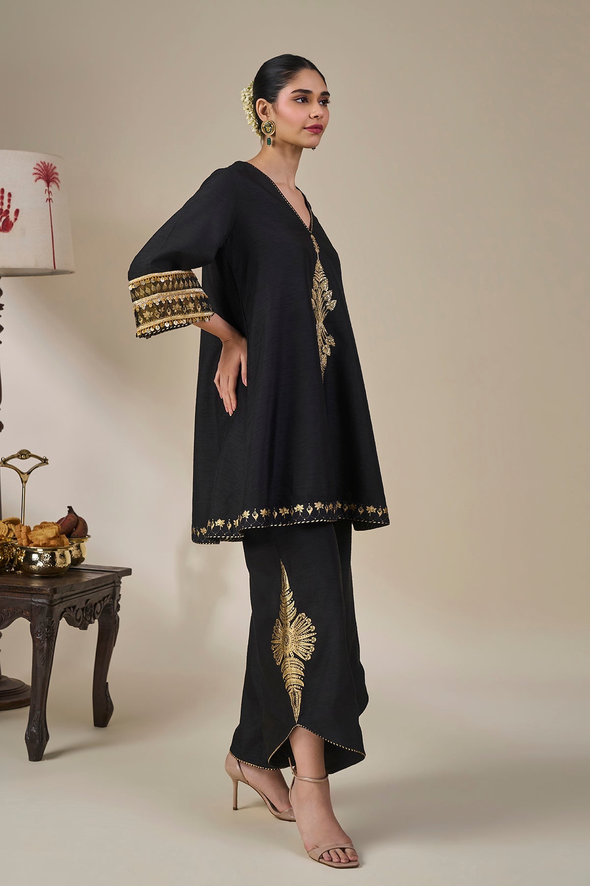 Black Pinnacle Arch Kurta Set