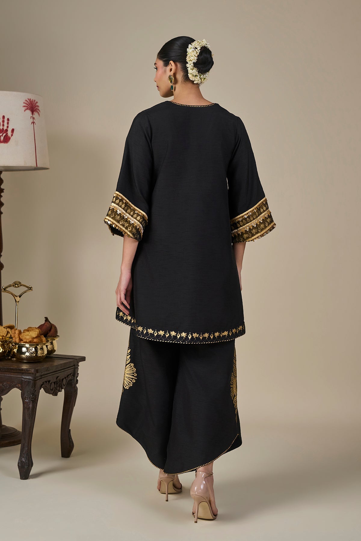 Black Pinnacle Arch Kurta Set