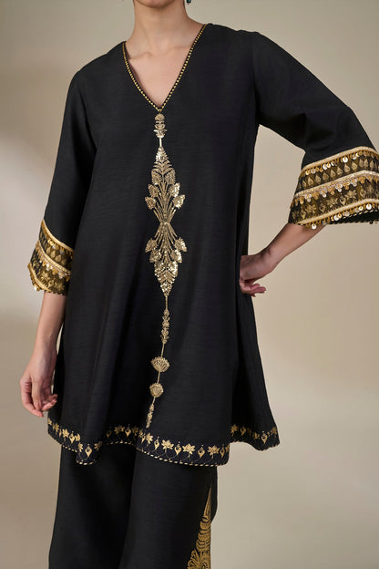 Black Pinnacle Arch Kurta Set